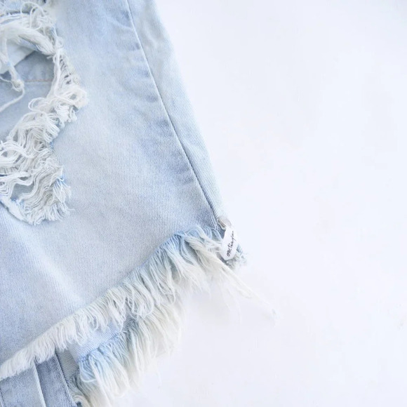 One Teaspoon Light Wash Distressed High Waist Long Rise  Fitted Mini Denim 24 - Picture 3 of 12